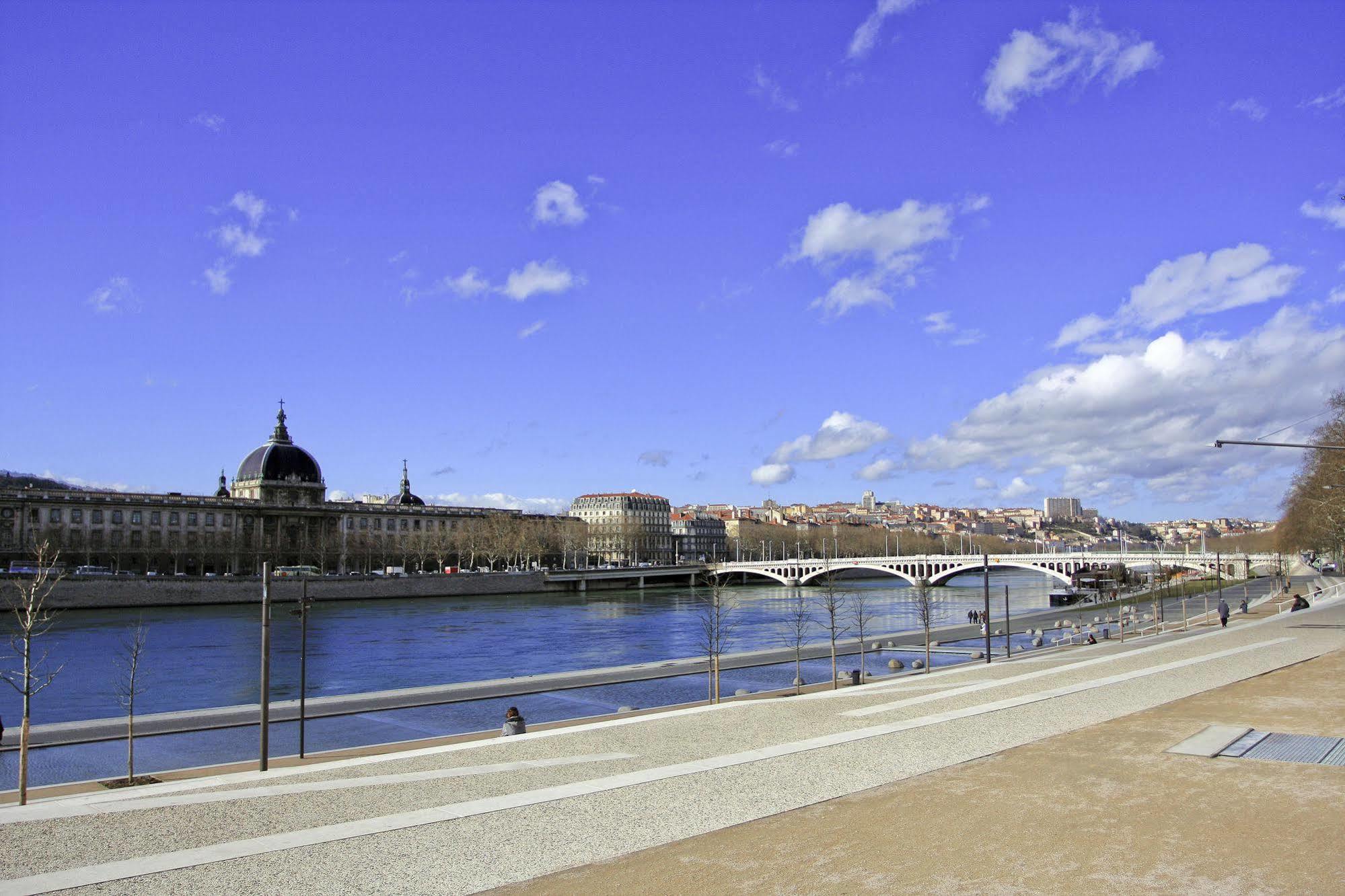 Premiere Classe Lyon Nord Dardilly Exteriör bild